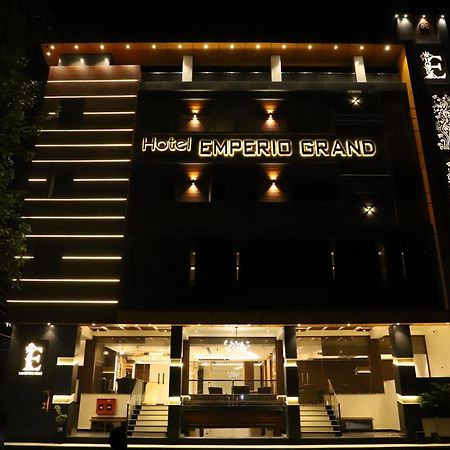 Hotel Emperio Grand Lucknow Dış mekan fotoğraf