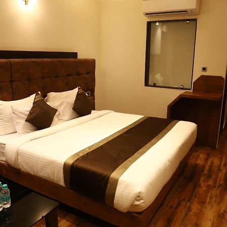 Hotel Emperio Grand Lucknow Dış mekan fotoğraf