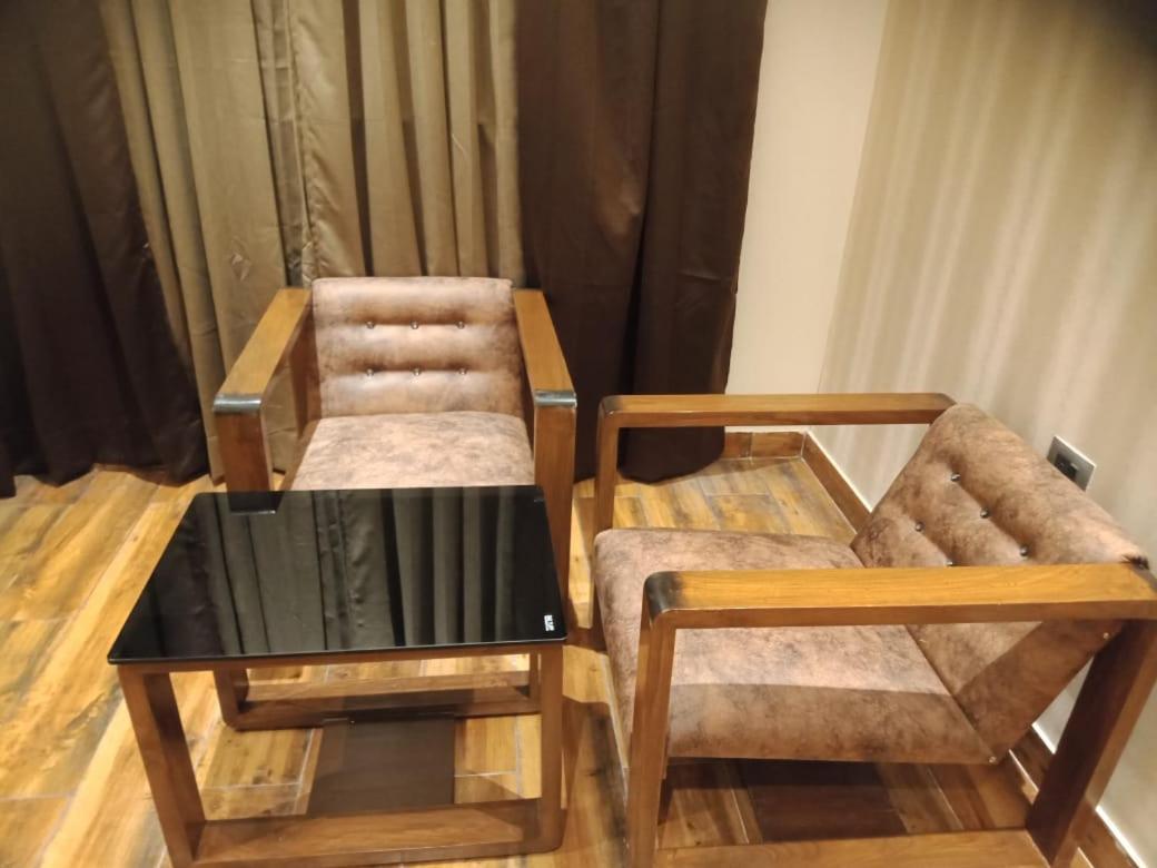 Hotel Emperio Grand Lucknow Dış mekan fotoğraf