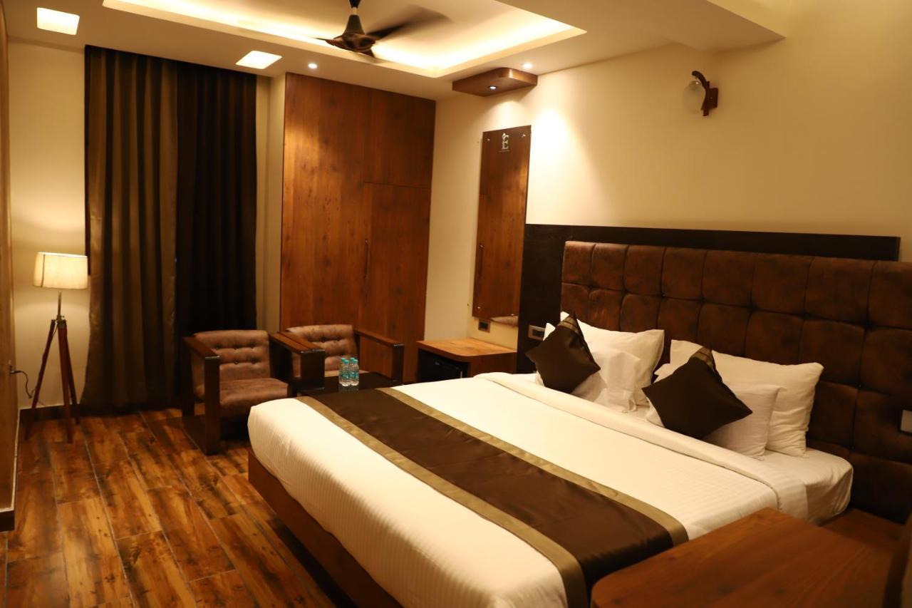 Hotel Emperio Grand Lucknow Dış mekan fotoğraf