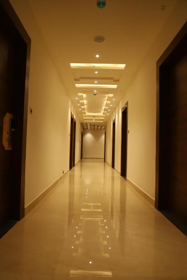 Hotel Emperio Grand Lucknow Dış mekan fotoğraf