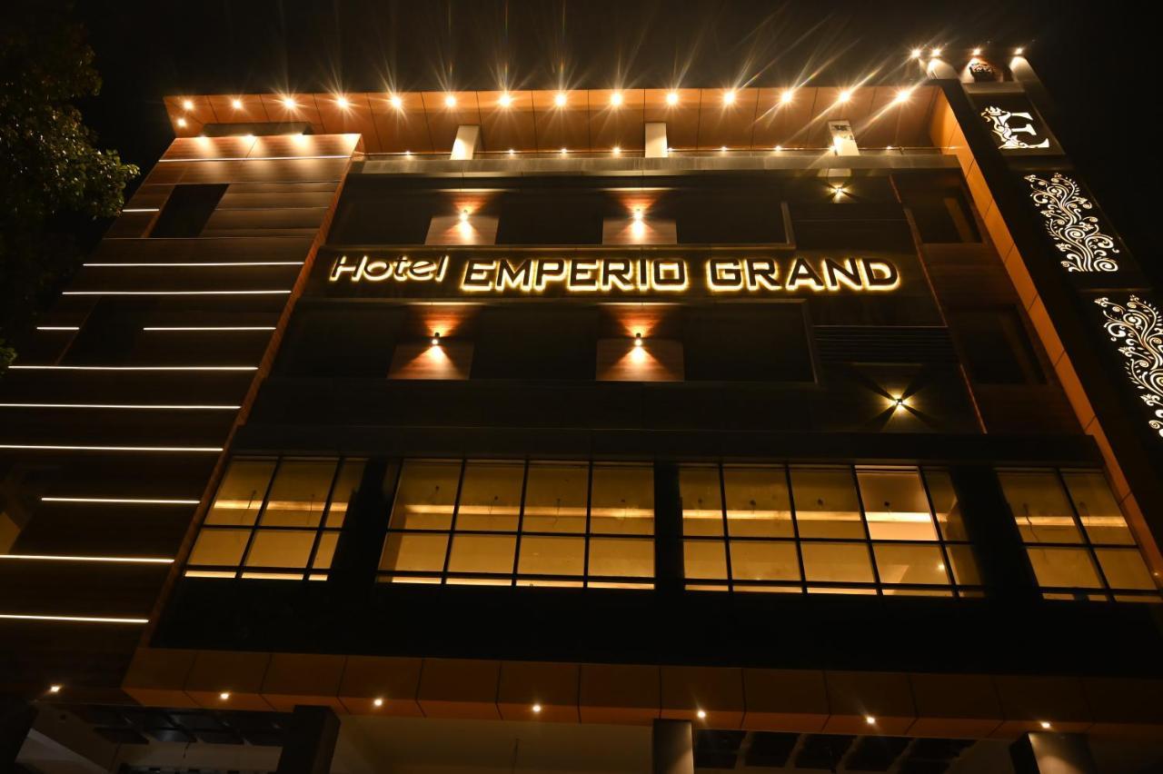 Hotel Emperio Grand Lucknow Dış mekan fotoğraf