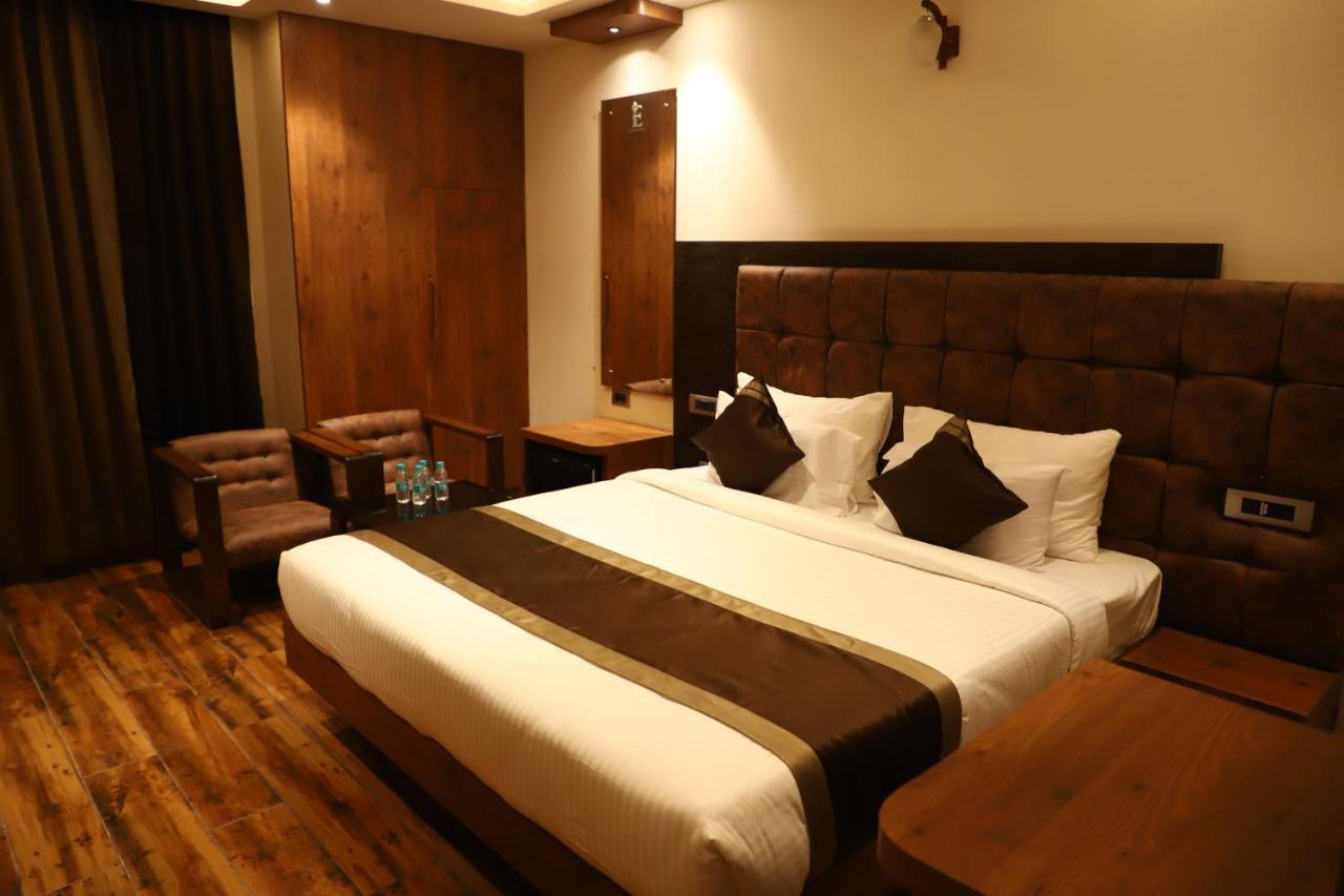 Hotel Emperio Grand Lucknow Dış mekan fotoğraf