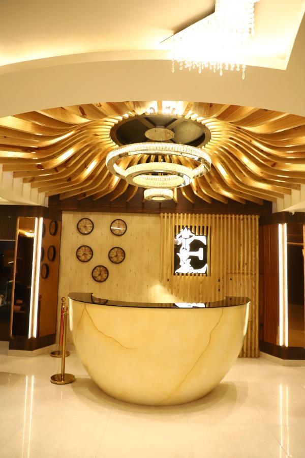 Hotel Emperio Grand Lucknow Dış mekan fotoğraf