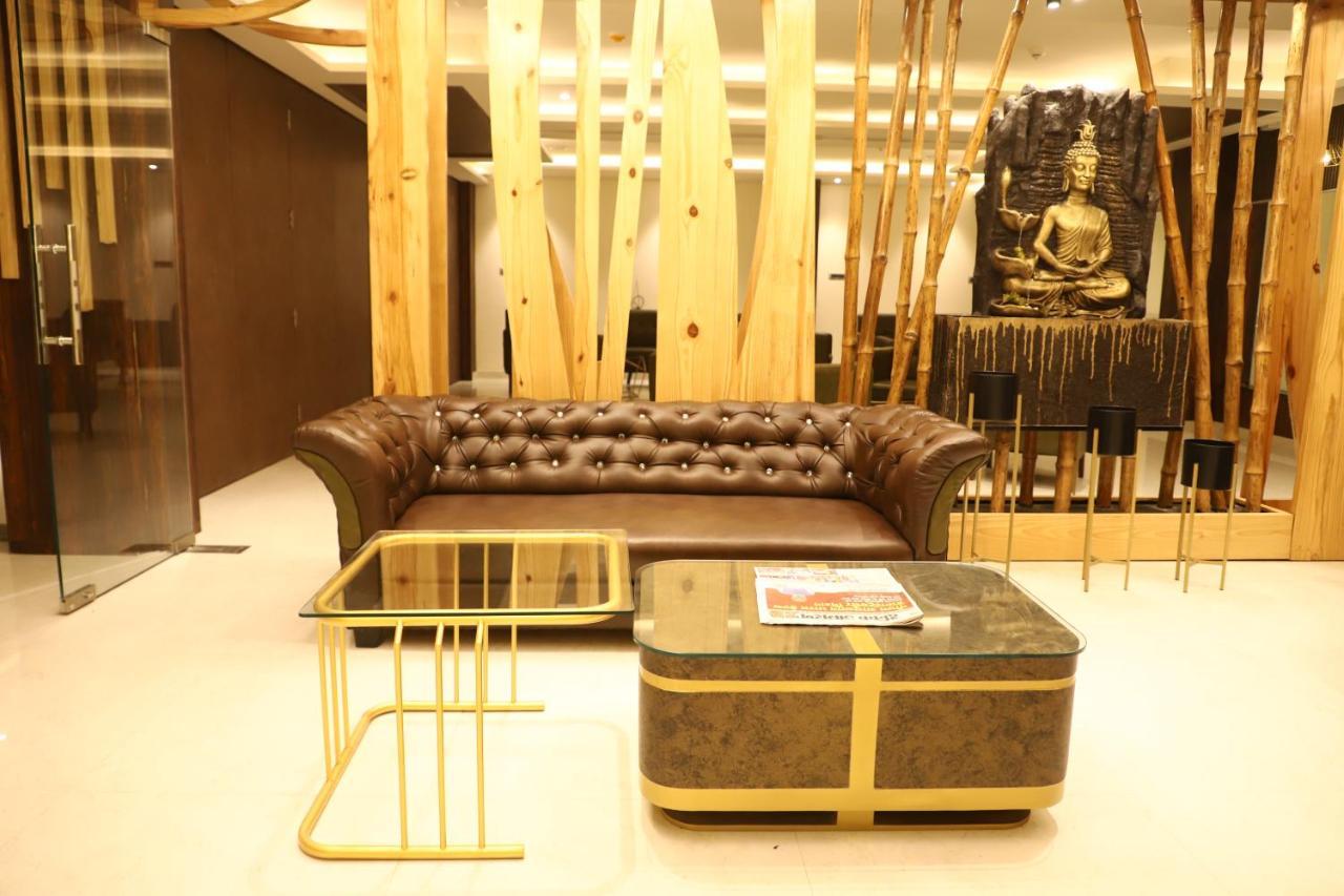 Hotel Emperio Grand Lucknow Dış mekan fotoğraf