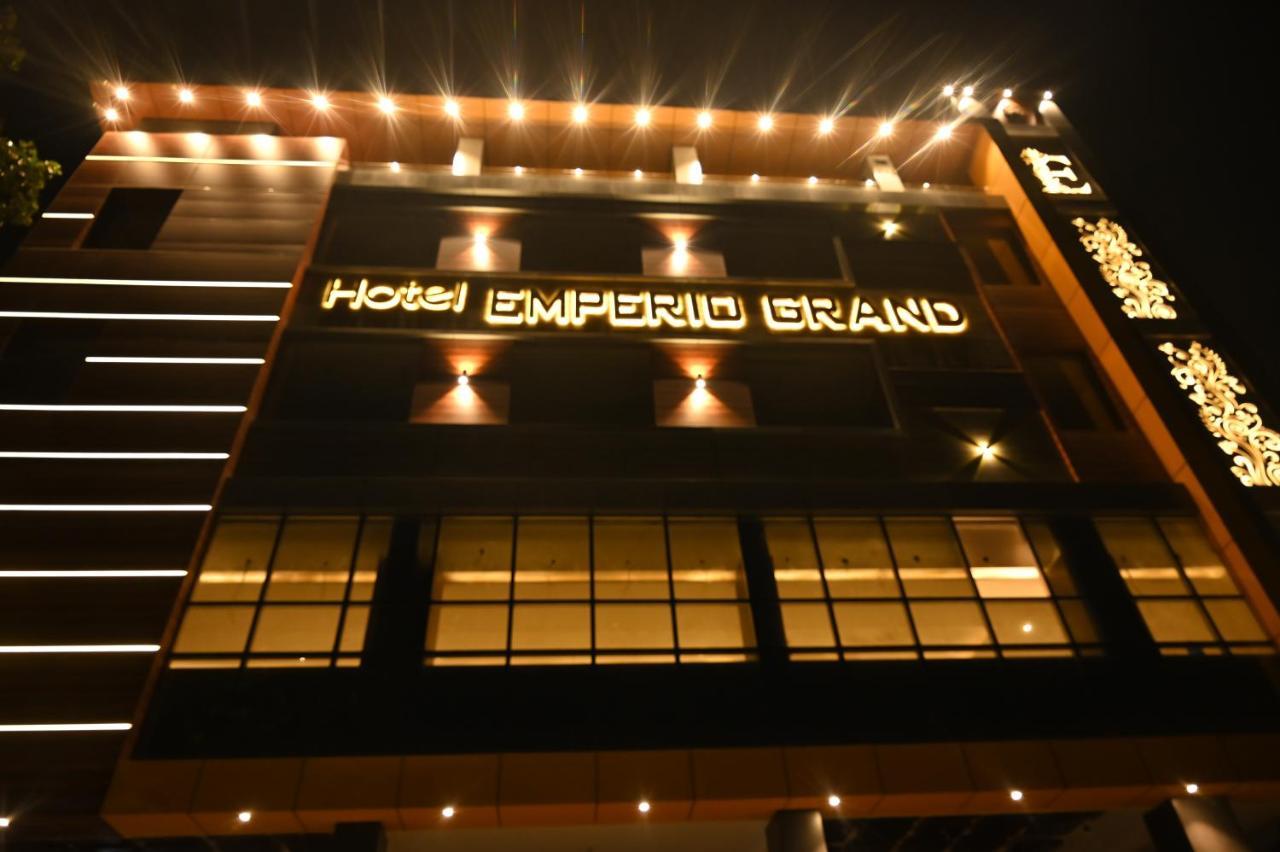 Hotel Emperio Grand Lucknow Dış mekan fotoğraf