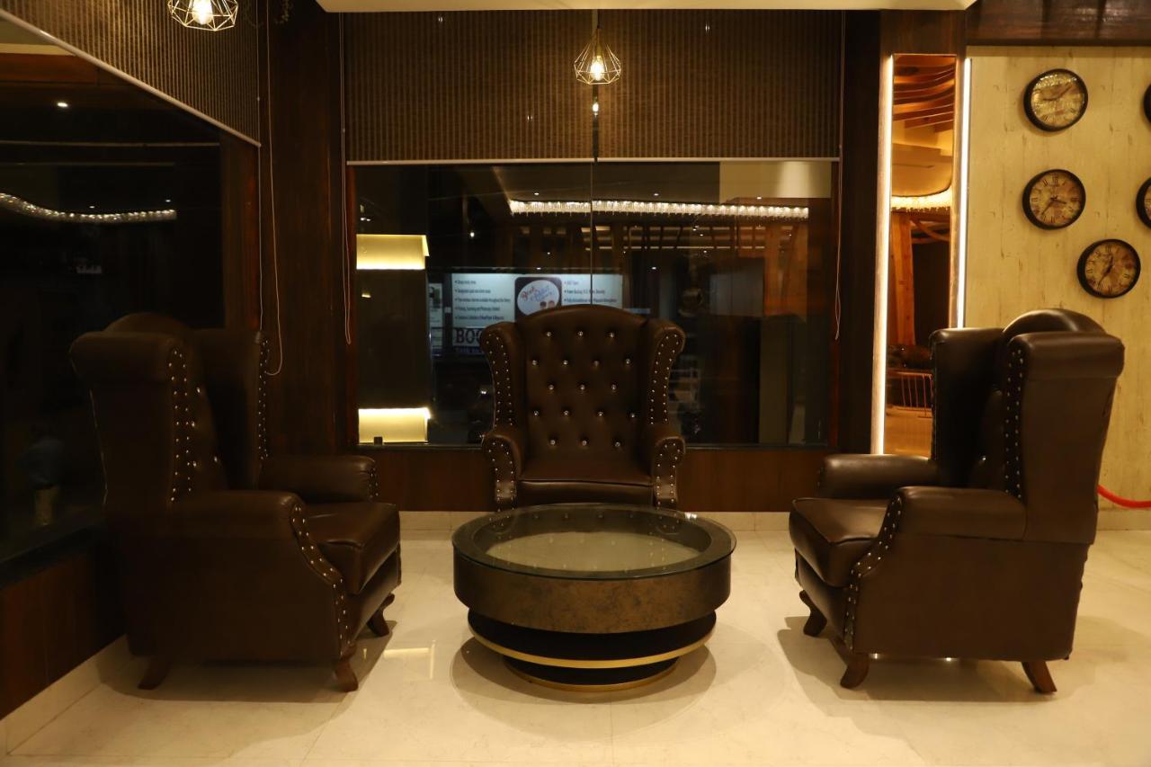 Hotel Emperio Grand Lucknow Dış mekan fotoğraf
