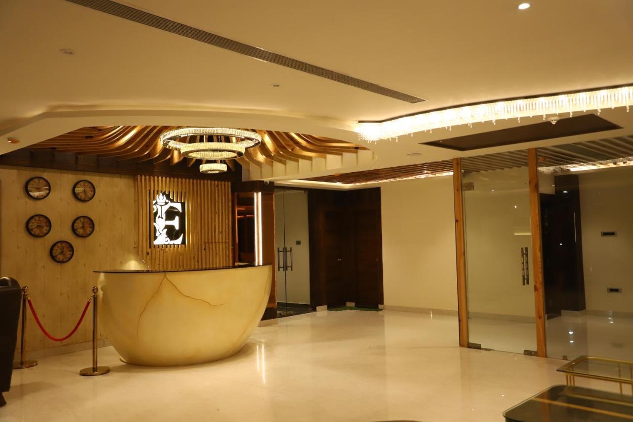 Hotel Emperio Grand Lucknow Dış mekan fotoğraf