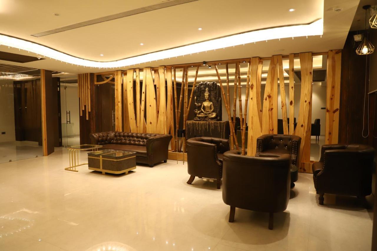 Hotel Emperio Grand Lucknow Dış mekan fotoğraf